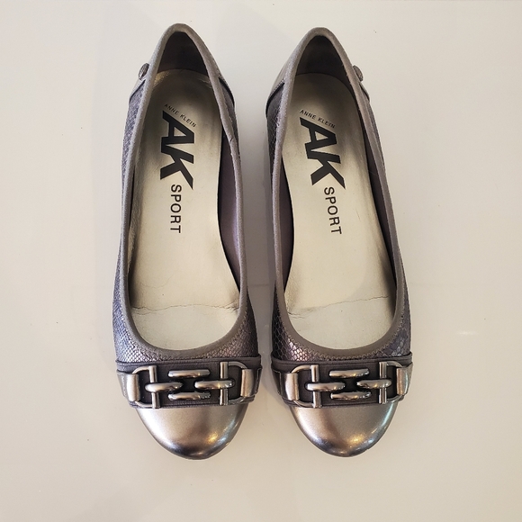 Anne Klein Ballet Flats in Size 6.5 - Picture 3 of 7